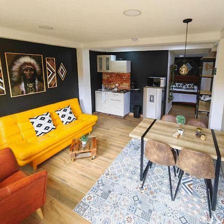 Confortable Apartamento A 20 Mt Del Parque Principal 萨兰托 外观 照片