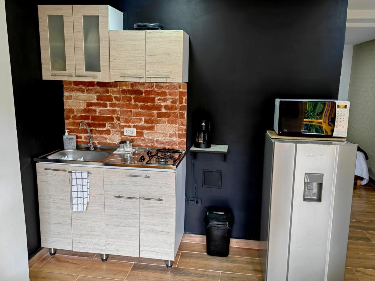 Confortable Apartamento A 20 Mt Del Parque Principal 萨兰托 外观 照片
