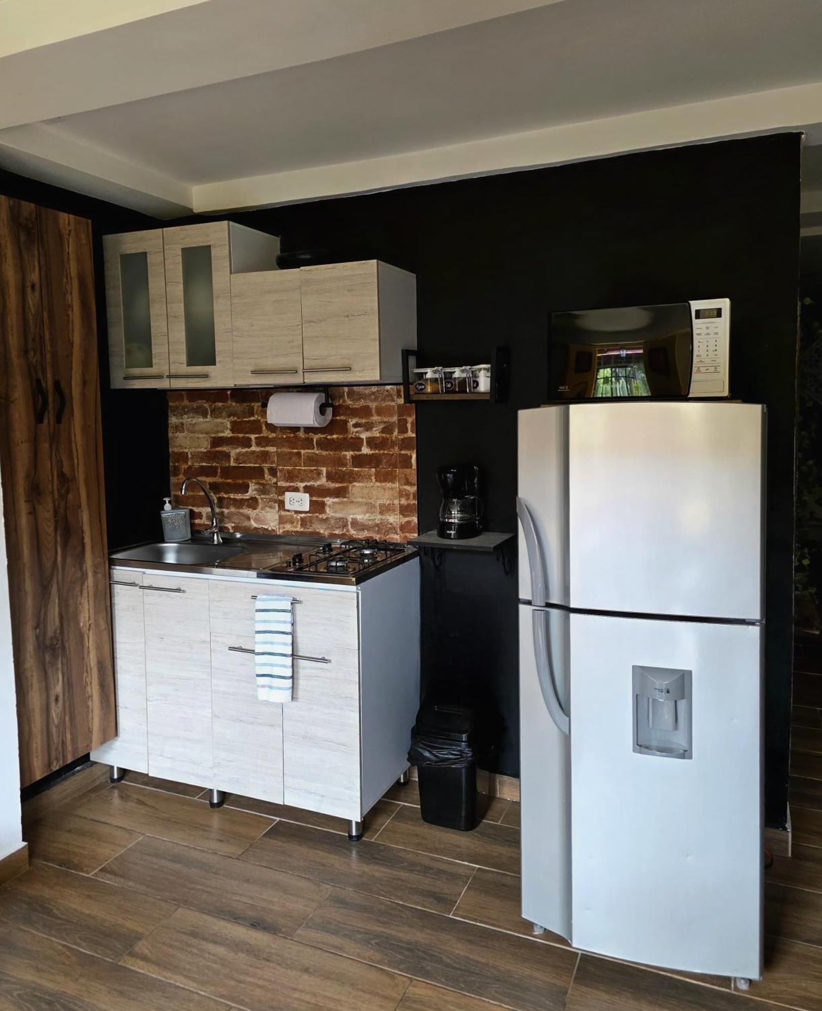 Confortable Apartamento A 20 Mt Del Parque Principal 萨兰托 外观 照片
